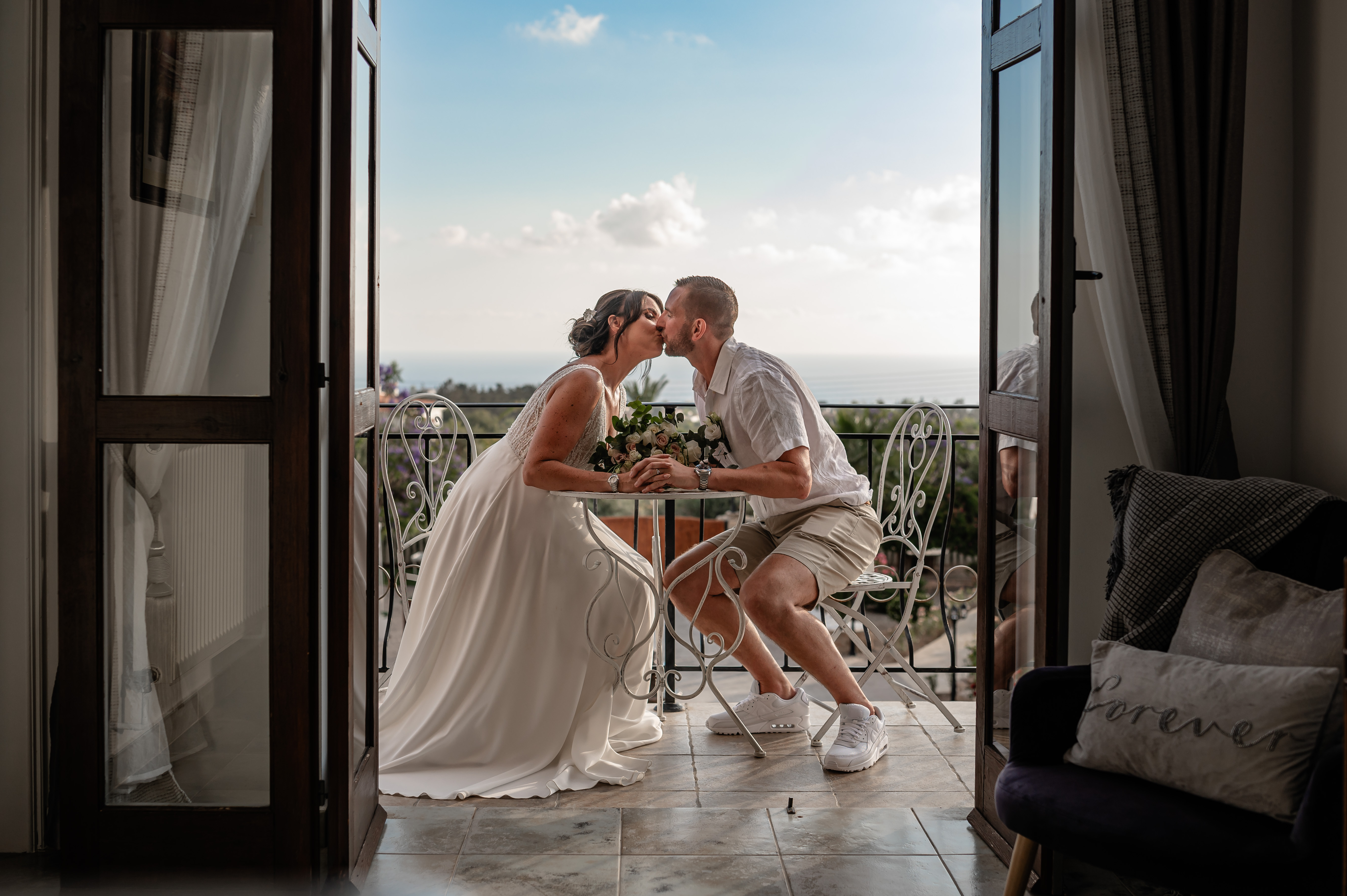 Book your wedding day in L'Chateau Wedding Venue Paphos